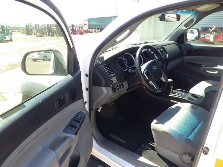 2013-toyota-tacoma-image-5