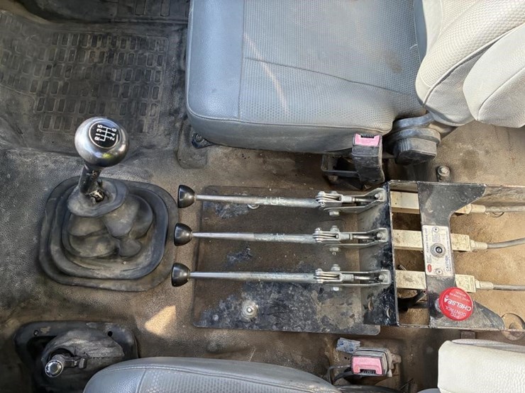 2015-ford-f750-image-21