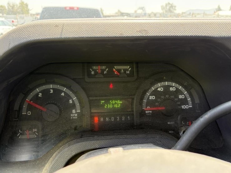 2010-ford-e350-sd-image-12