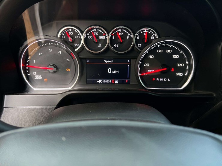2021-chevrolet-silverado-2500-image-34