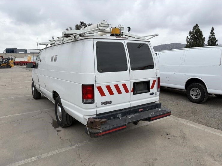 2002-ford-e350-sd-image-4