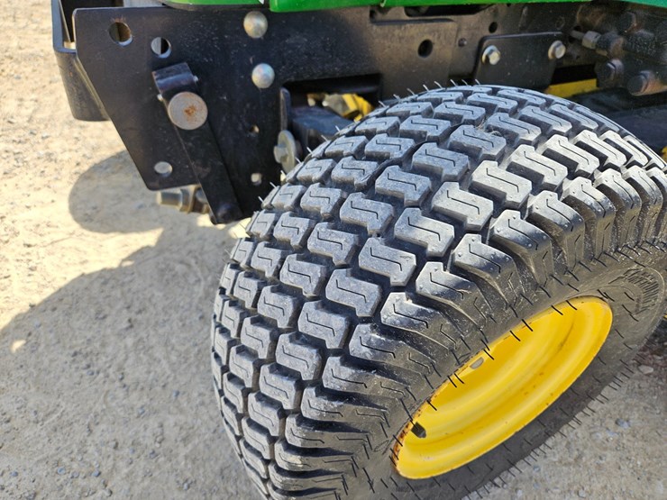 john-deere-425-image-11