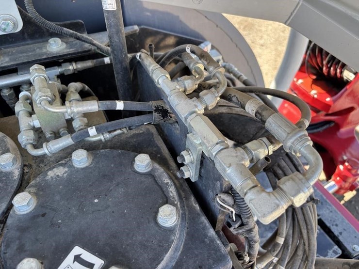 2016-takeuchi-tb240-image-48