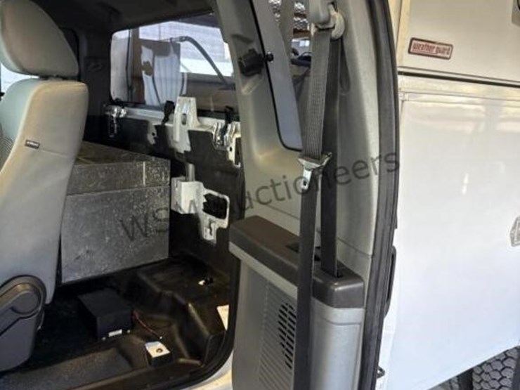 2016-ford-f550-image-32