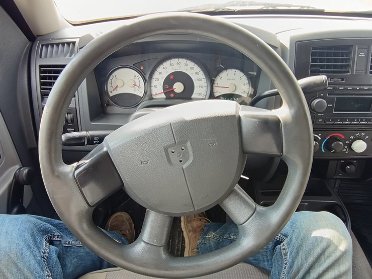 2005-dodge-dakota-image-44