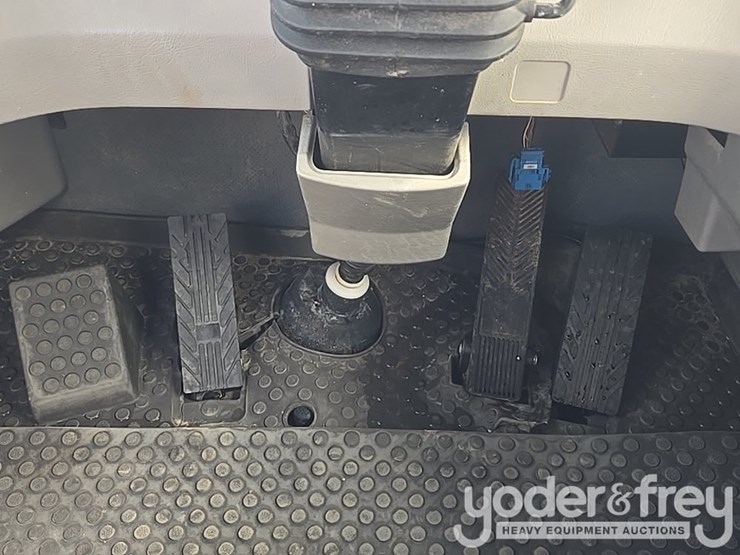 2021-volvo-a25g-image-52