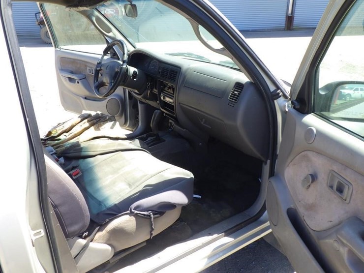 2004-toyota-tacoma-image-6