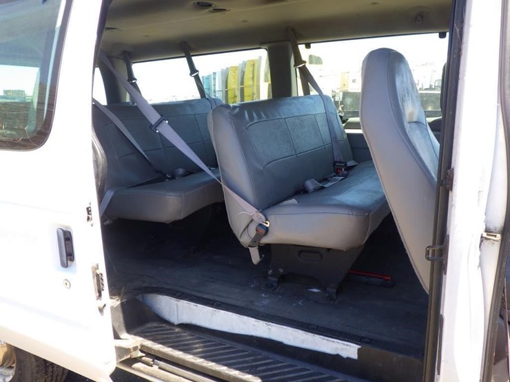 2000-ford-econoline-350-image-7