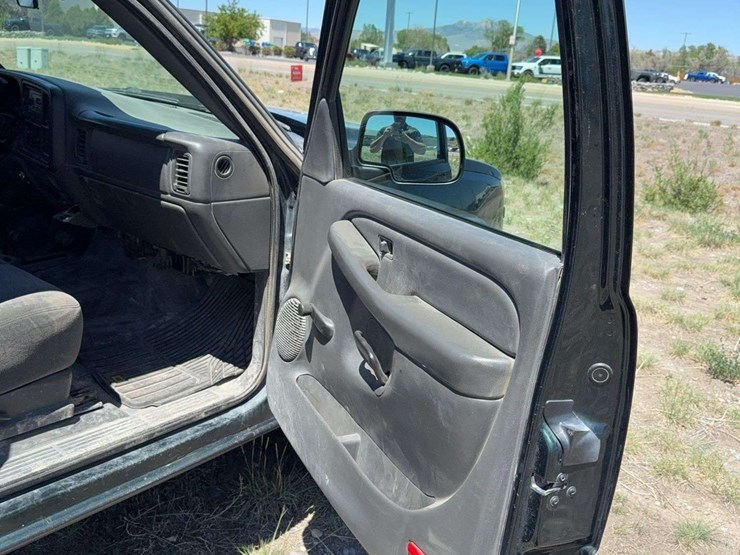 2005-chevrolet-silverado-3500-ls-image-30