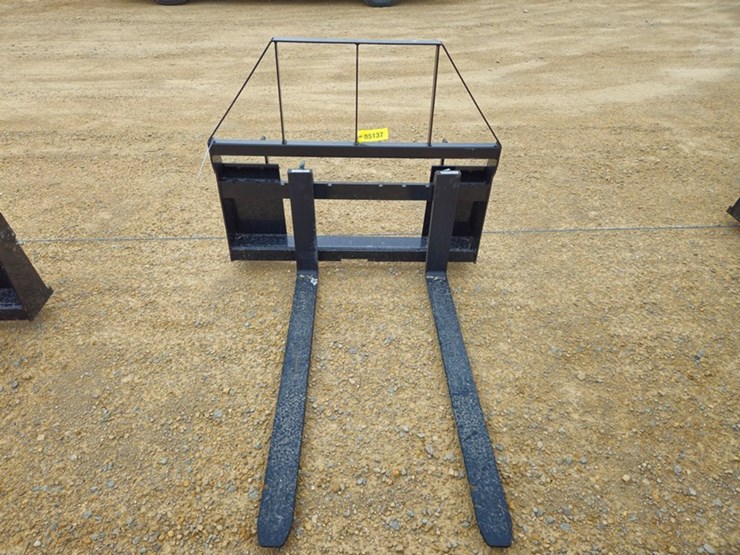 #5137-•-2026-mower-king-sa-48"-pallet-fork-image-8