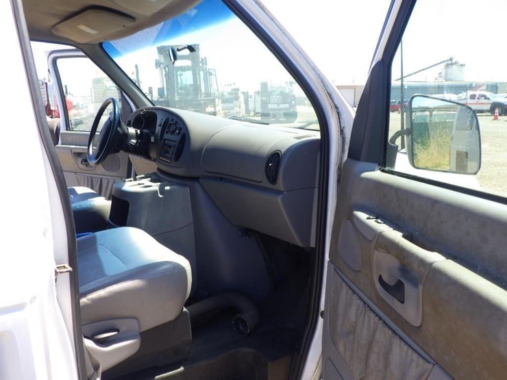 2000-ford-econoline-350-image-6