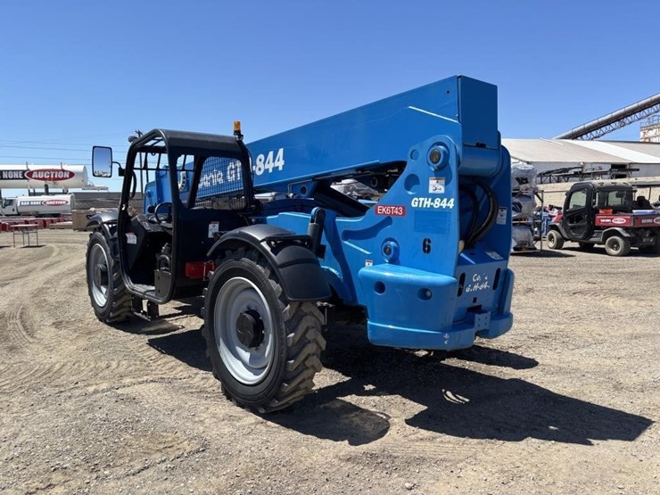 2019-genie-gth844-image-4