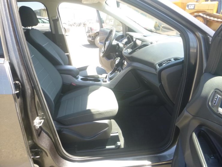 2015-ford-escape-image-8