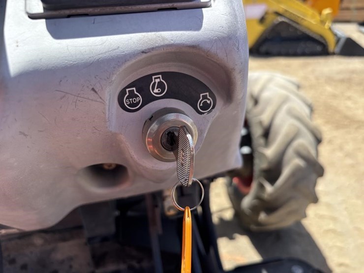 2018-kubota-m5-111d-image-27