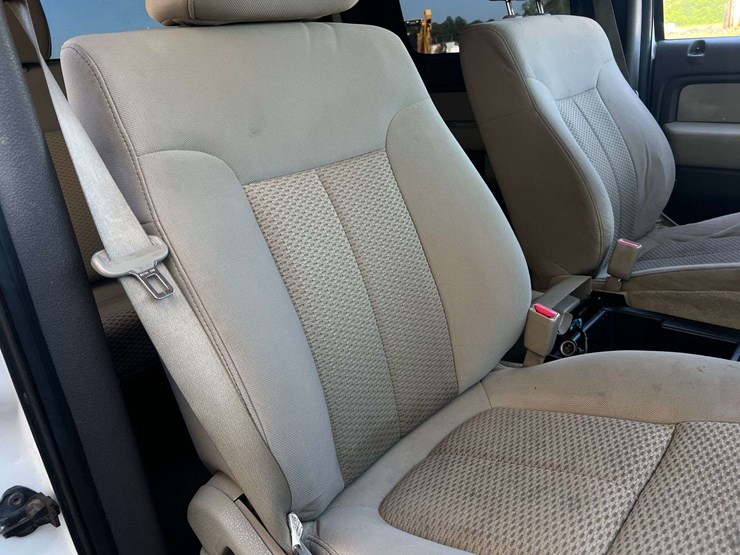 2010-ford-f150-xlt-image-28