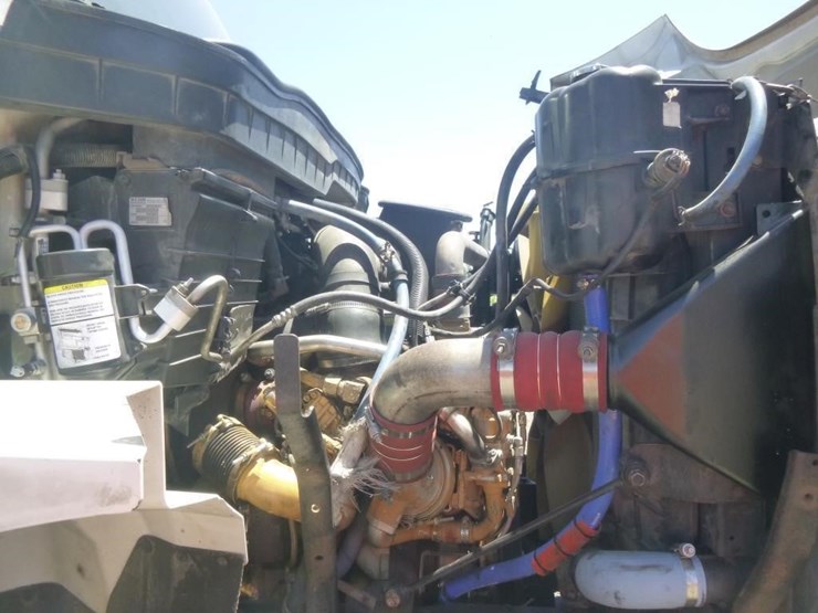 2009-international-7600-image-33