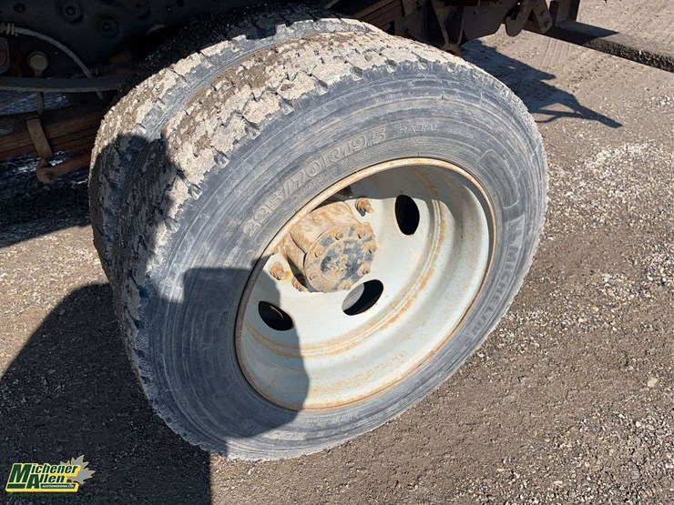 2015-ford-f550-image-10