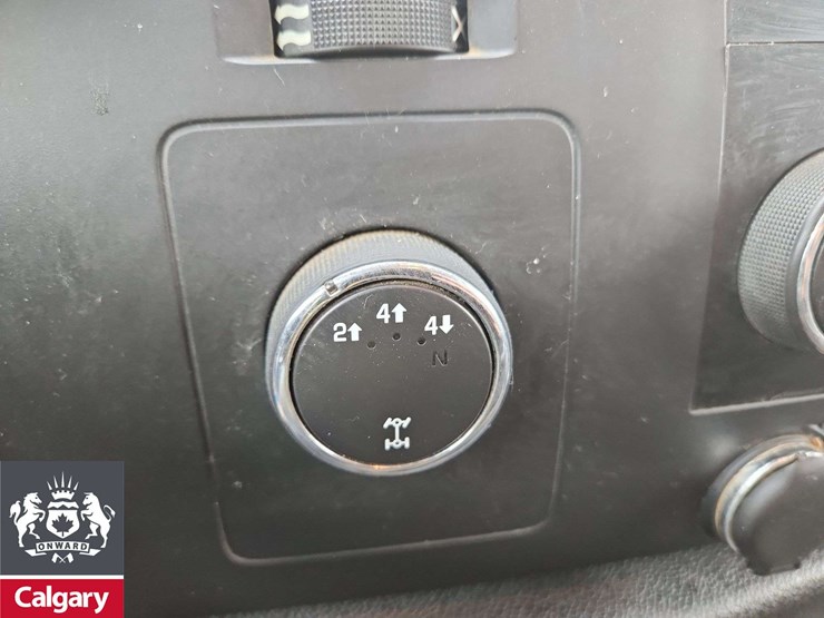 2013-gmc-sierra-2500hd-image-36