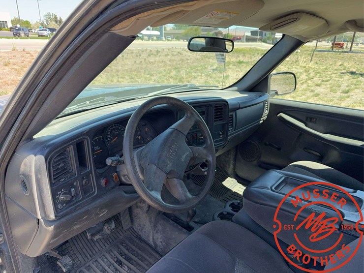 2005-chevrolet-silverado-3500-ls-image-23
