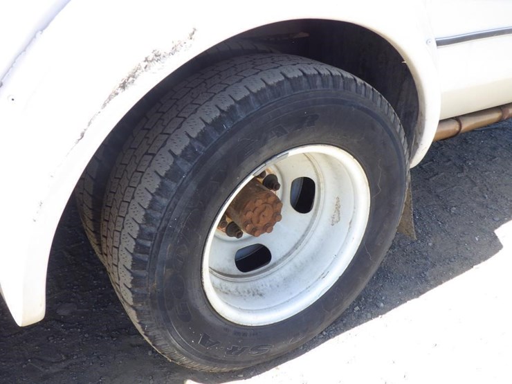 2009-chevrolet-express-3500-image-13