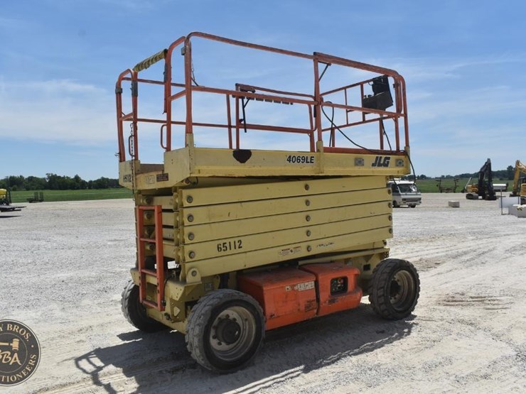 2012-jlg-m4069le-image-5