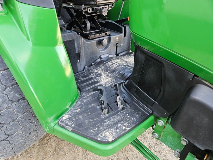 john-deere-4066r-image-23