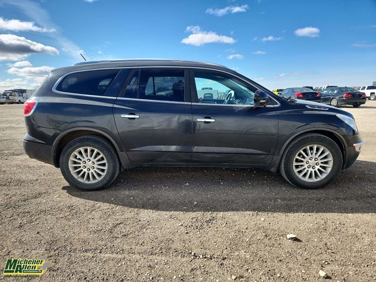 2010-buick-enclave-image-8