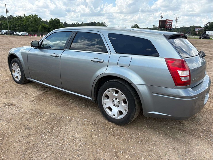 2007-dodge-magnum-4-door-wagon-(119,840-miles)-image-2