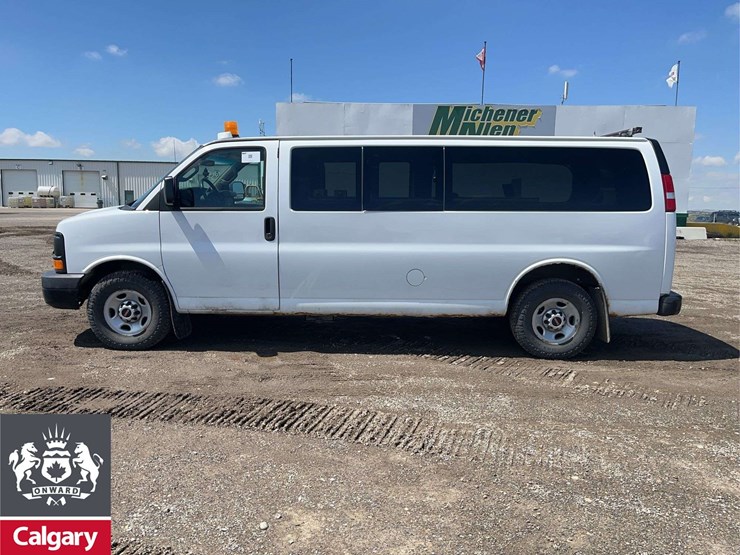 2016-gmc-3500-image-2