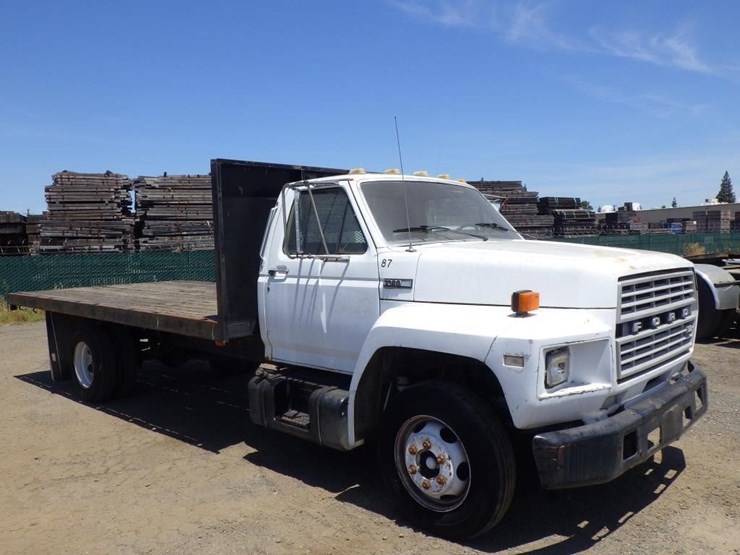 1984-ford-f650-image-2