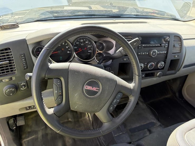 2012-gmc-3500hd-image-14