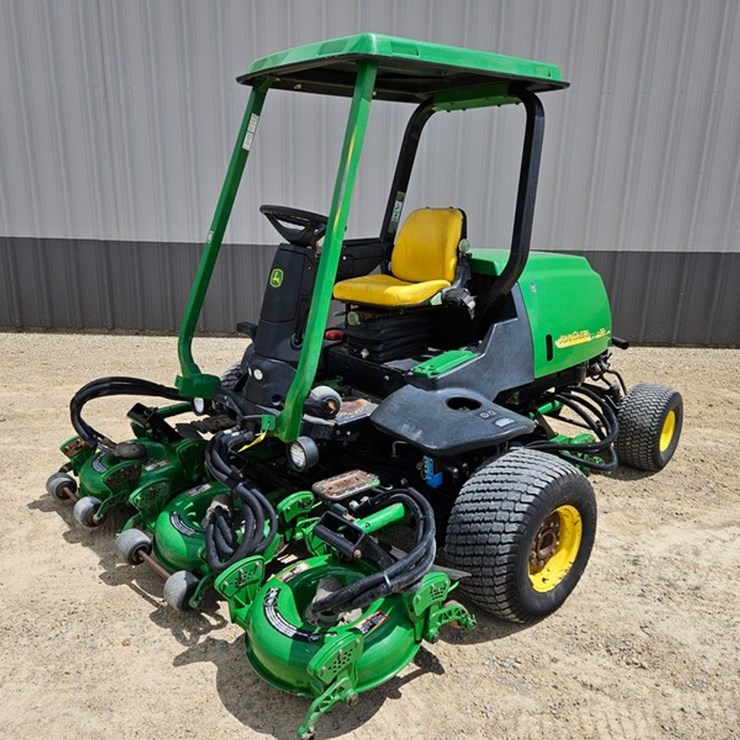JOHN DEERE 3245C