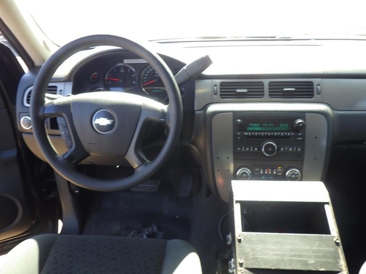 2008-chevrolet-tahoe-image-9
