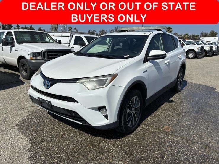 2016-toyota-rav4-image-1