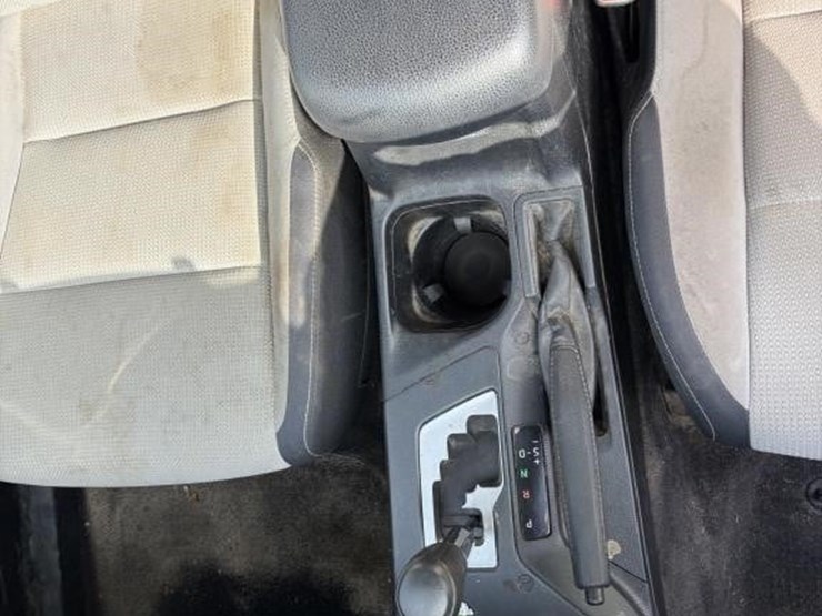 2016-toyota-rav4-image-18