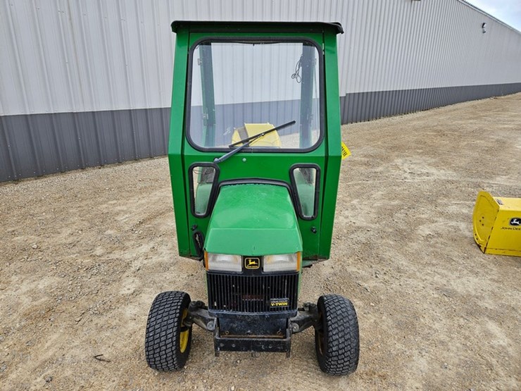 john-deere-425-image-8