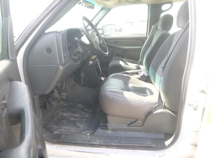 2003-chevrolet-2500-image-11