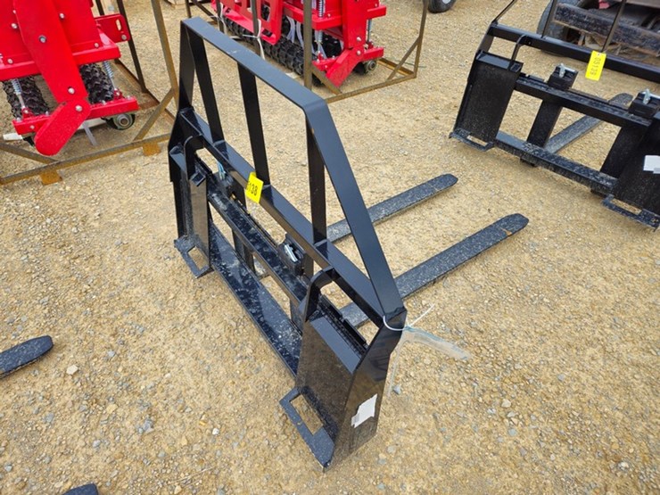 #5138-•-2026-mower-king-sa-48"-pallet-fork-image-5