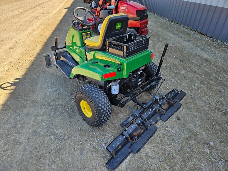 2011-john-deere-1200-image-3