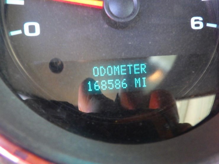 2013-chevrolet-2500hd-image-12