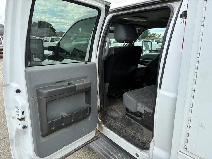2012-ford-f550-image-16