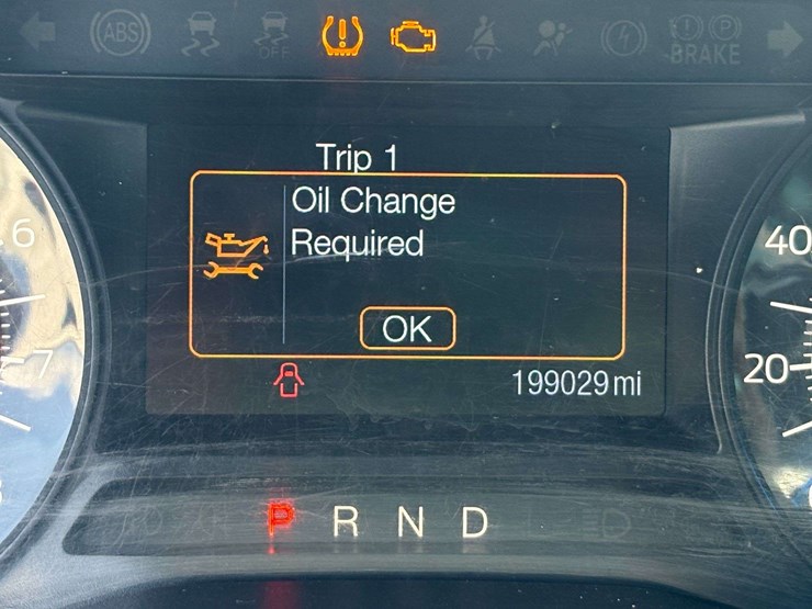 2016-ford-explorer-image-25