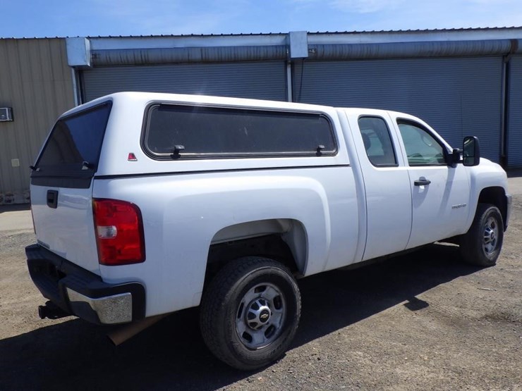 2013-chevrolet-2500hd-image-3