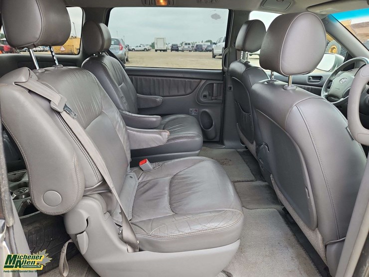 2007-toyota-sienna-le-image-19