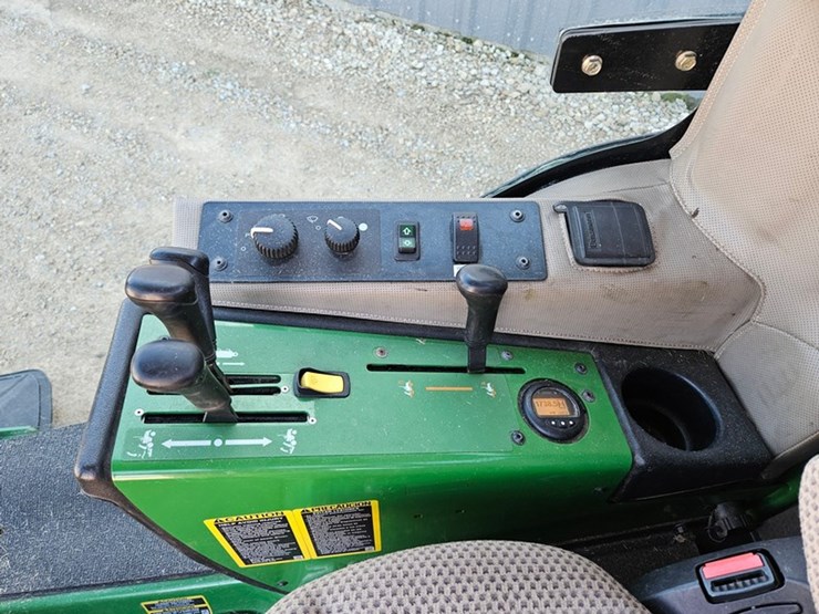 john-deere-1575-image-24