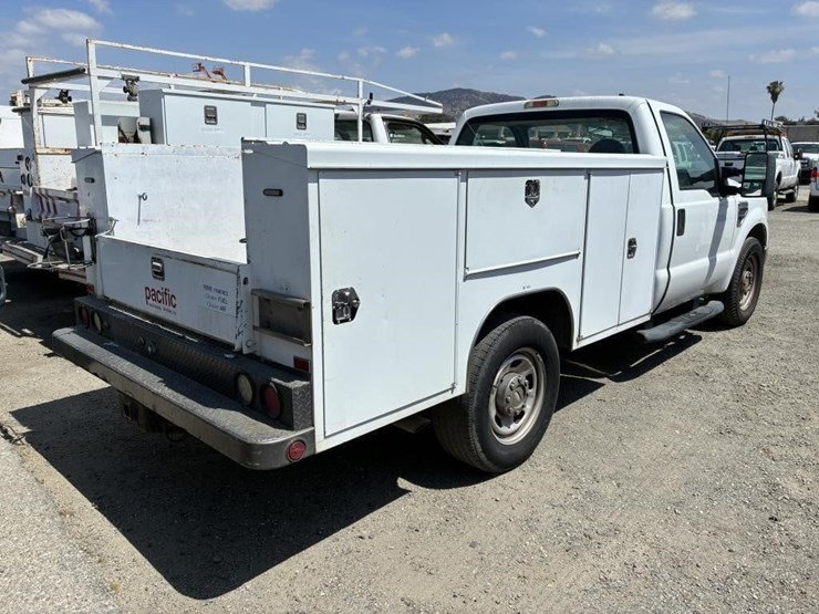 2010-ford-f350-sd-image-3