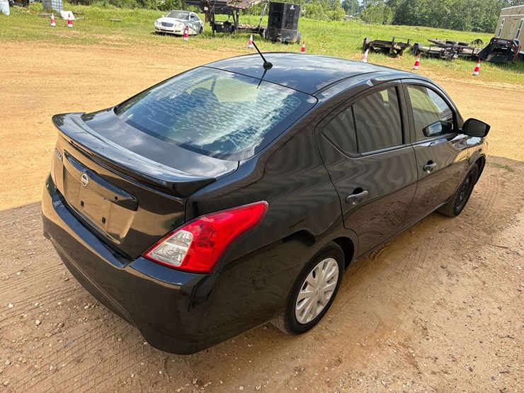2019-nissan-versa-sedan-s-plus-(121,518-miles)-image-3