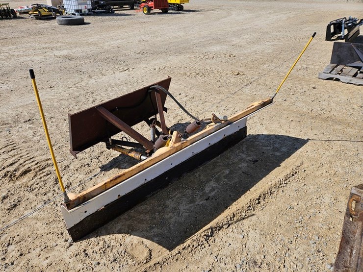 #5104-•-meyer-6'6"-snow-plow-for-skid-loader-image-7