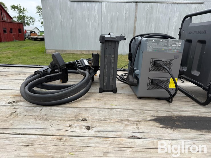 dji-agras-t40-drone-charging-equipment-image-19