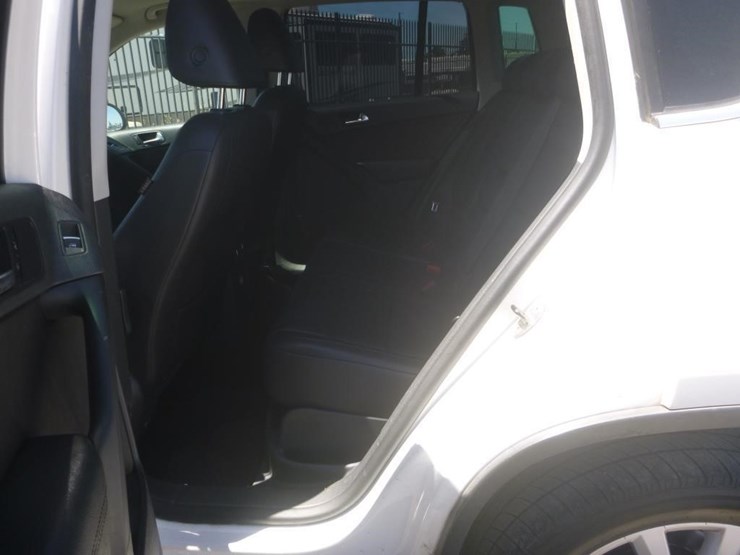2011-volkswagen-tiguan-image-7